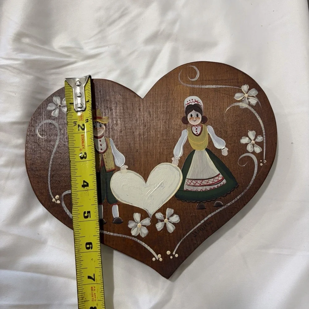 Vintage folk art heart Boy Girl German Flowers Shape‎ wooden plaque Grandma Core